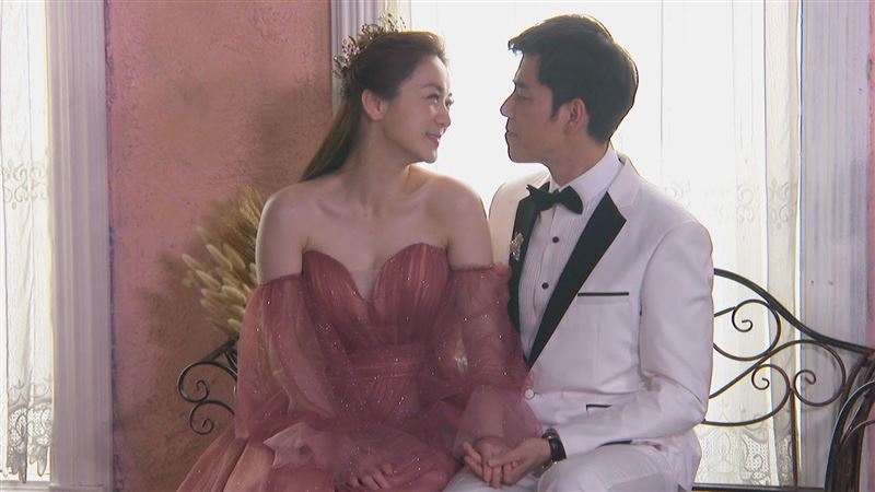 8點檔女神結婚了　罕露酥胸婚紗照辣曝光