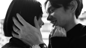 金鐘視帝姚淳耀  把愛情長跑11年女友娶回家38歲的金鐘視帝姚淳耀（右）14日宣布好消息，已把愛情長跑11年的設計師女友娶回家。（品牌提供）中央社記者葉冠吟傳真  112年2月14日