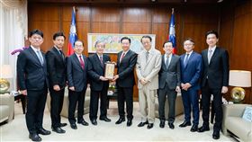 吳釗燮接見日本眾議員奧野信亮訪團外交部長吳釗燮（左5）接見日本自民黨奧野信亮眾議員（左4）訪團。（外交部提供）中央社記者黃雅詩傳真  112年5月5日