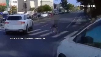 轎車右轉險撞「騎車童」　是否開罰引討論