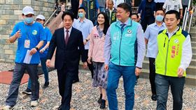 0506何博文與立法委員賴品妤、新北市議員鄭宇恩、張錦豪、周雅玲等民進黨公職陪同副總統賴清德出席「萬里國小創校110週年校慶大會」。（圖／何博文辦公室提供）