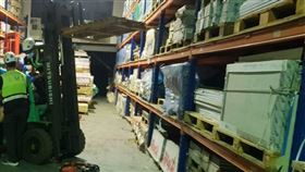 新北市，八里，倉庫，堆高機，夾困