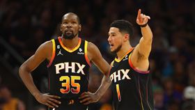 ▲杜蘭特（Kevin Durant）和布克（Devin Booker）兩人再度連線合砍72分。（圖／路透社／達志影像）