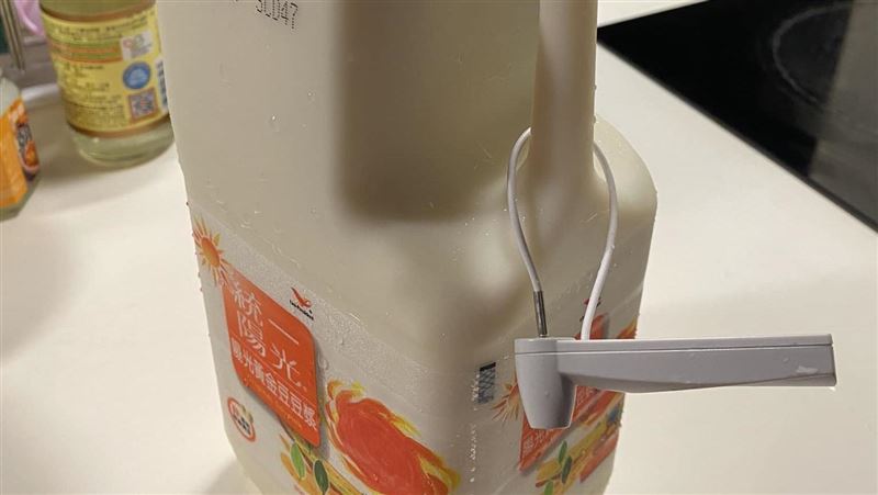 她回家見防盜扣還在！全場傻了：這也要鎖