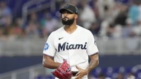 ▲阿坎塔拉（Sandy Alcantara）主投8.1局飆9K，仍無關勝敗。（圖／美聯社／達志影像）