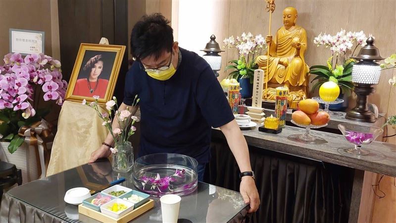 楊小萍遺照曝光　親弟「6字發聲」洩思念