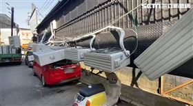 逢甲商圈，運動用品店，室外冷氣機，掉落，砸毀8輛汽機車，(圖／翻攝畫面)
