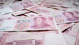 人民幣強勁走升，連帶影響國銀人民幣存款餘額大逆轉，央行18日公布去年12月全體國銀人民幣存款餘額（含NCD）為2444.89億元。（圖取自Unsplash圖庫）