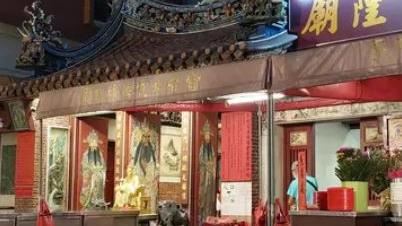 拜月老求愛情！她踏出廟門「秒清醒」