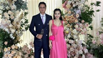 王思佳甩假包風波現身　老公1句告白力挺