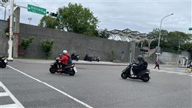 ▲劉奕成透露早起到內湖運動公園散步，最困難的事就是「穿越馬路」。（圖／翻攝自劉奕成臉書）

