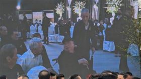 竹聯幫主「么么」黃少岑出席竹聯幫副幫主程大川告別式。（圖／民眾提供）