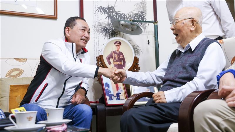 侯友宜高呼許歷農主張中華民國！秒被打臉