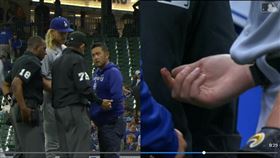 ▲「雷神」辛德加（Noah Syndergaard）手指破皮退場。（圖／翻攝自MLB官網）