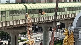 台中捷運，鋼樑，砸傷，路人，建築工地，吊車，豐樂公園站(圖／翻攝畫面)