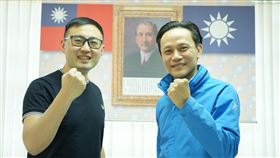 國民黨新北立委第12選區初選民調  廖先翔勝出國民黨10日公布新北市立委第12選區民調結果，由新北市議員廖先翔（左）勝出。右為國民黨新北市黨部主委黃志雄。（廖先翔提供）中央社記者王朝鈺傳真  112年5月10日