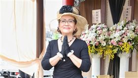  馮寶寶親赴宗華告別式。（圖／記者楊澍攝影）