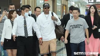 艾佛森比YA後快閃！　機場上百名粉絲傻眼