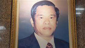 新光醫院大廳 吳火獅照片（圖／記者許雅惠攝影）