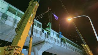 議員轟中捷：看列車開去撞吊臂，誰敢搭？