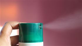 噴霧，噴灑（圖／翻攝自ＰＩＸＡＢＡＹ）