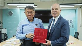 加拿大駐台貿易辦事處拜會柯文哲。（圖／民眾黨提供）
