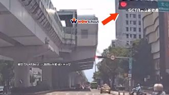 吊臂砸落前紅燈！行車紀錄器捕捉逃死瞬間