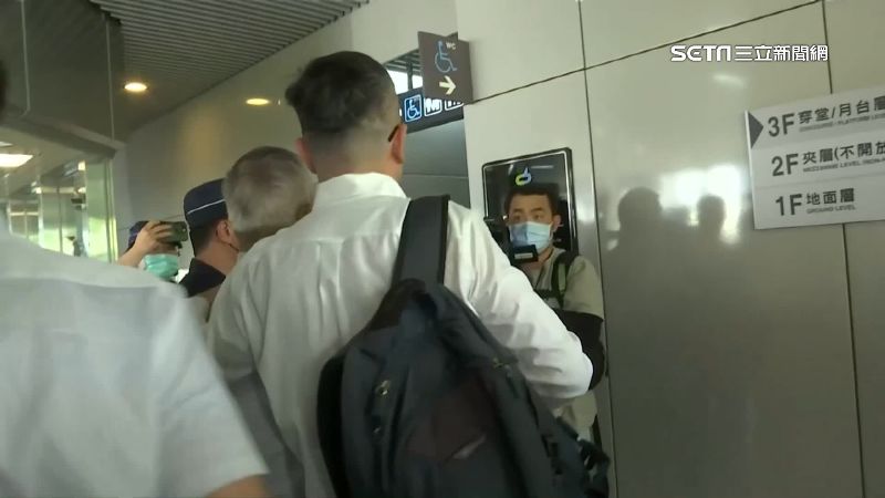 林淑雅命喪中捷！8旬父哀痛招魂親友攙扶