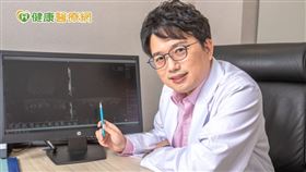 江坤俊醫師表示，在臨床治療中發現乳癌病患越來越多，患者也有年輕化的趨勢。