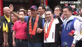 郭台銘、侯友宜板橋慈惠宮合體。