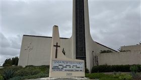 南加州日內瓦長老會教堂外觀美國加州拉古納伍茲（Laguna Woods）「日內瓦長老會教堂」（Geneva Presbyterian Church）15日在台灣人教會聚會時，發生槍手混入開槍的槍擊案。圖為教堂外觀。中央社記者林宏翰洛杉磯攝 111年5月22日