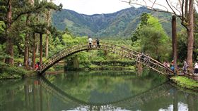 溪頭門票凍漲20年  7/1起調升溪頭門票「凍漲」20年，由於物價、工資、電價、遊客保險等成本持續上漲，台大實驗林管理處公告7月1日起調漲票價，全票調整為新台幣220元、優待票調整為180元、半票調整為110元、特惠票調整為30元，盼提供更好、更友善環境。圖為溪頭園區景觀。（葉永廉攝，台大實驗林管理處提供）中央社記者蕭博陽 南投縣傳真  112年5月11日