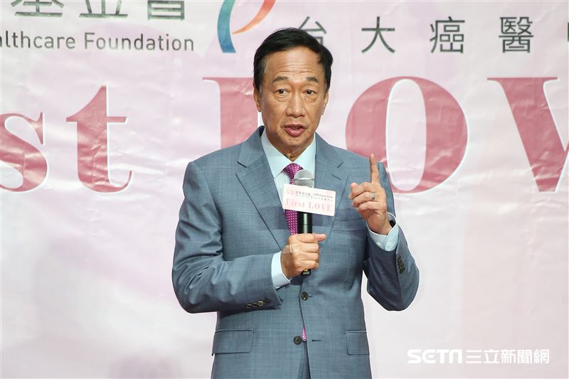 郭台銘出席永齡台⼤2023母親節感恩⾳樂會 。（圖／記者楊澍攝影）