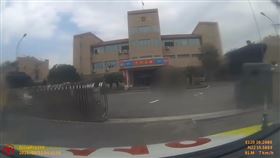 高壓電,八軍團,工人,誤觸,義大醫院