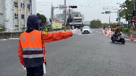 搭橋害車禍1200.