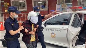 8旬劉姓婦人長期照料罹患重度小兒麻痺的52歲林姓兒子，12日清晨以膠帶封住口鼻殺害兒子。（圖／記者李依璇攝影）