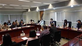 中捷事故  中市府召開協商會議台中捷運事故釀1死10傷，台中市法制局12日下午商請交通局、社會局、都發局、台中捷運公司、興富發建設公司及事故被害人出席協商會議，主要為了解事故被害者需求，進而協助解決問題。（台中市政府提供）中央社記者趙麗妍傳真  112年5月12日