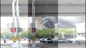  台中環保市場大火！整排攤商陷火海搶救中（圖／翻攝畫面）