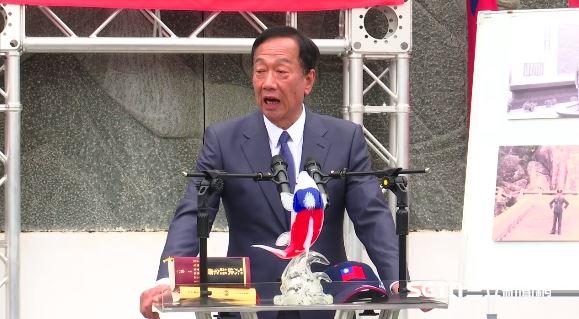 郭台銘一中各表談判　他轟：危險空頭支票