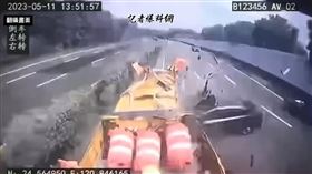 國道,ACC,手機,緩撞車,撞擊,輔助駕駛,火燒車,