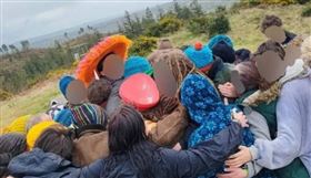 ▲抱抱派對（cuddle parties）。（圖／翻攝自IG@embraceconnections）

