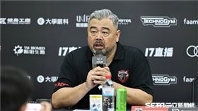 ▲鋼鐵人總經理高景炎代表球團致歉。（圖／記者劉彥池攝影）
