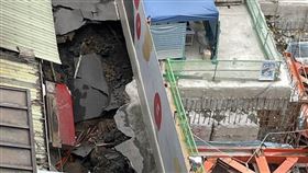 信義區天坑。（圖／翻攝畫面）