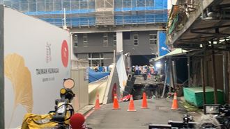 又塌！北市信義區天坑擴大　市府勒令停工