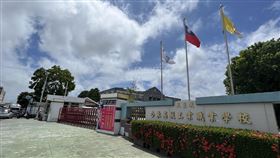 蔡總統遇公東高工教師  允助解決問題台東縣公東高工遭列退場輔導學校，學校老師謝甄芸13日在台北一場活動遇到總統蔡英文，蔡總統指出將伸援協助，消息傳回校內讓公東師生都相當興奮。圖為112年5月6日公東高工校門外觀。中央社記者盧太城台東攝  112年5月13日