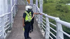 新北大橋,三重,墜落,草地,