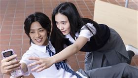 鼓鼓呂思緯《跳舞在米蘭》邀請Lily許韶恩首次擔任MV女主角。（圖／相信音樂提供）