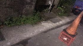 地面埋整排磨尖鋼釘  基隆里長急報警