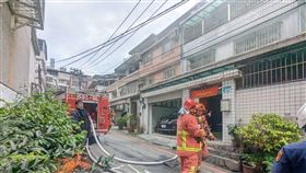 汐止神明廳起火。（圖／翻攝畫面）