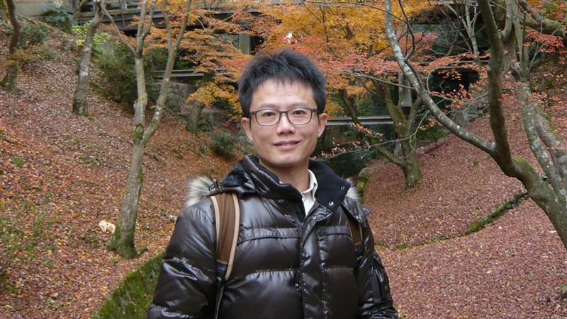 《摩鐵路之城》作家睡夢中離世！享年54歲